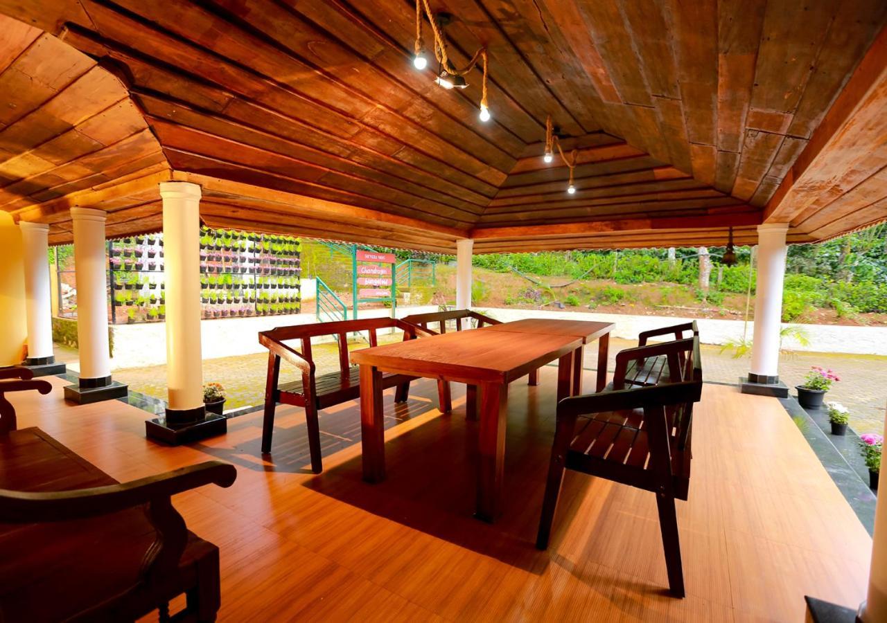 Chandragiri Wayanad Pool Bungalow By Voye Homes Vaduvanchal ภายนอก รูปภาพ